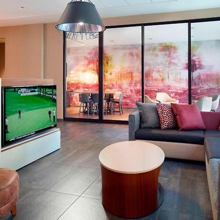 Courtyard By Marriott Lagrange Hotel Bagian luar foto